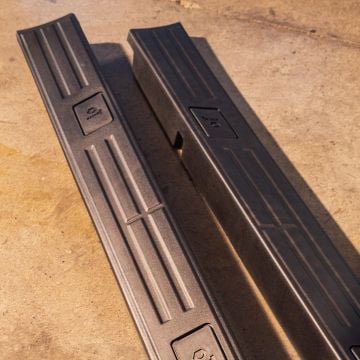 Ford Ranger T9 Kenar Plastik Çerçevesi